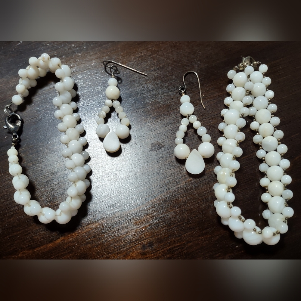 Bracelet and earrings set